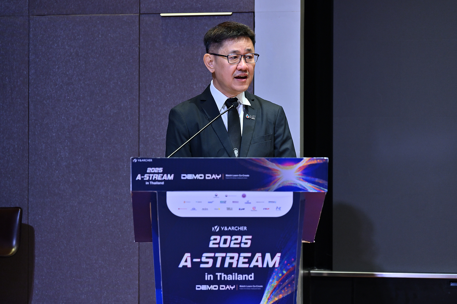 ดร.บุรณิน รัตนสมบัติ ประธานเจ้าหน้าที่ปฏิบัติการกลุ่มธุรกิจใหม่และความยั่งยืน บริษัท ปตท. จำกัด (มหาชน)