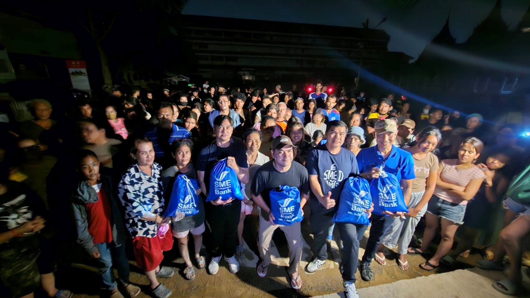 SME D Bank ส่งมอบ “ถุงน้ำใจ” แทนความห่วงใย บรรเทาความเดือดร้อนผู้ประสบมหาอุทกภัยภาคใต้