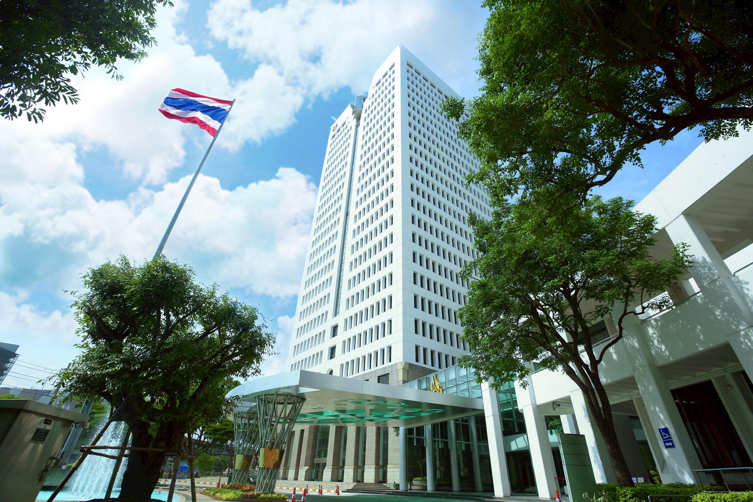 กลุ่ม ปตท. เดินเครื่องเต็มกำลัง ร่วมแก้ไขปัญหาให้คนไทยมีพลังงานและผลิตภัณฑ์ปิโตรฯ ใช้อย่างต่อเนื่อง